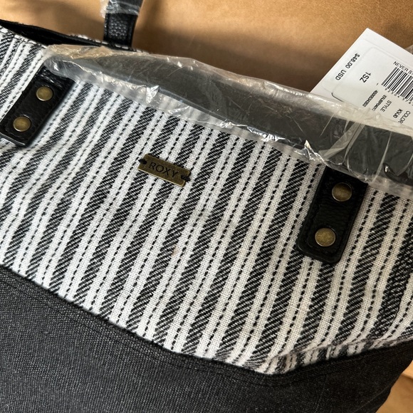 Roxy Never Stop Dreaming Shoulder Tote - Picture 3 of 5